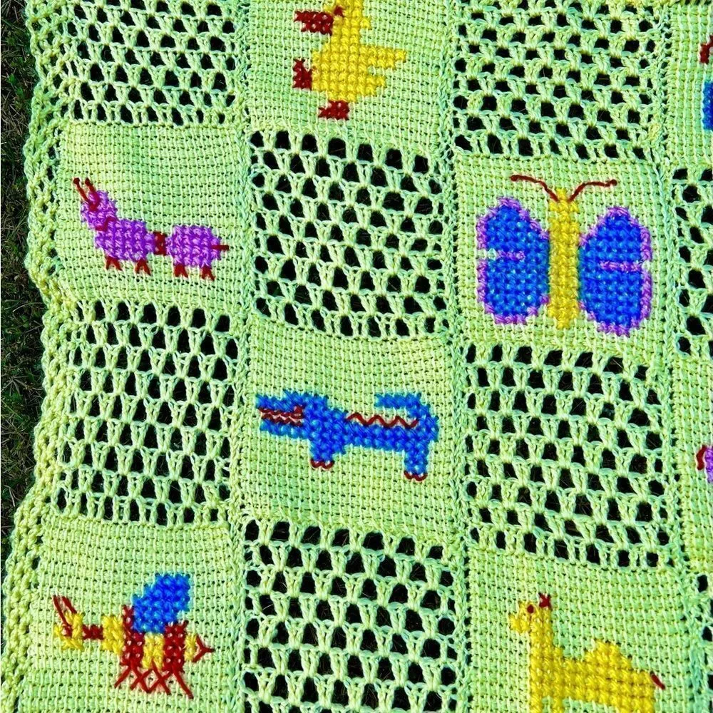 Vtg MCM Handmade Yellow Crotcheted Afghan/Baby Blanket Zoo Animals Squares GVC